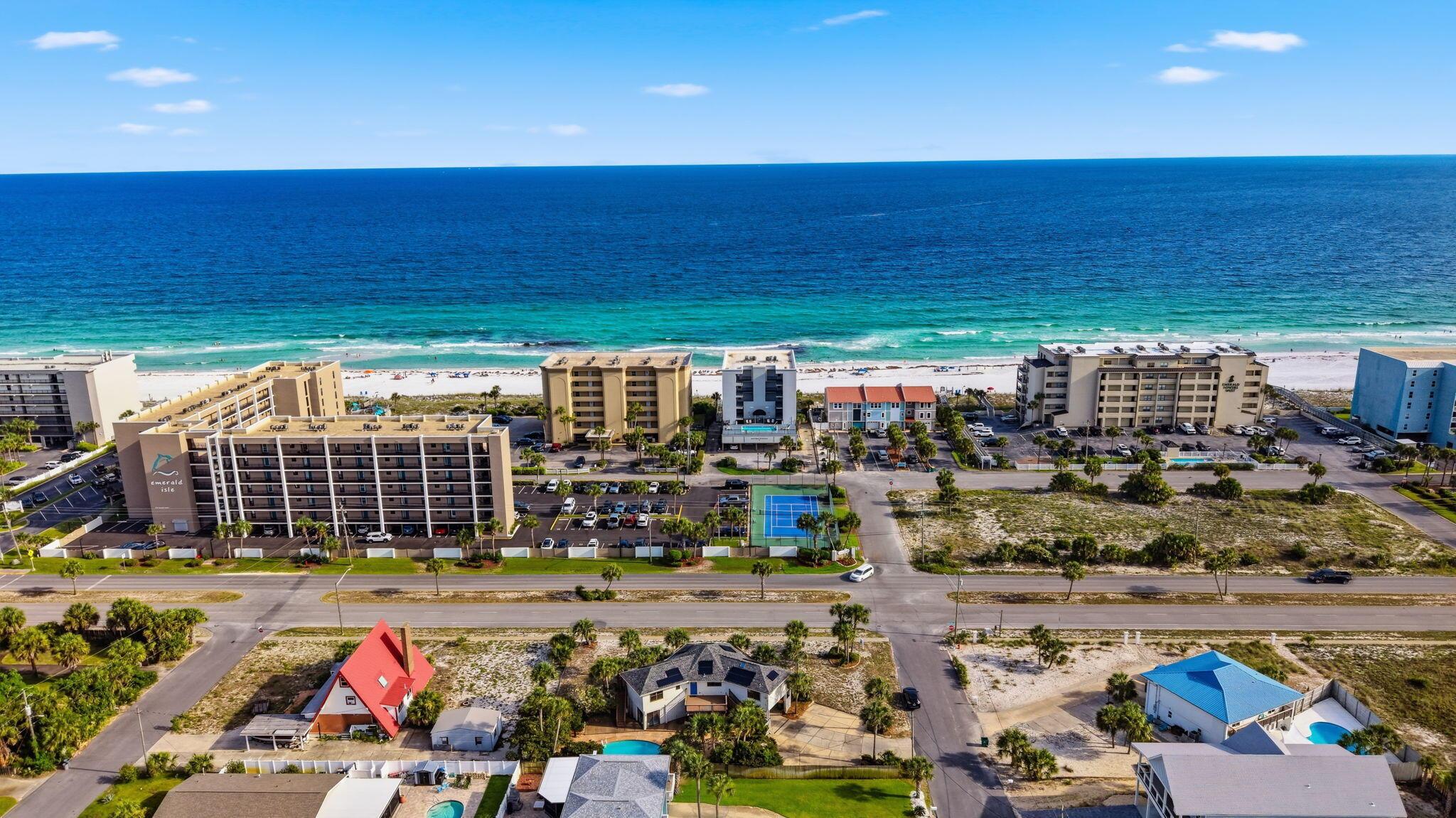 Image 1: 79-web-or-mls-757-seahorse-ave