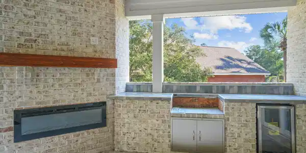 Image 2: Outdoor Kitchen