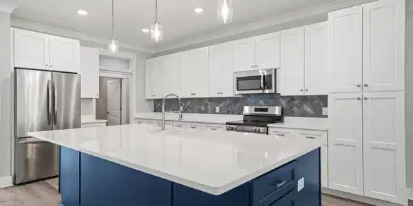 Image 3: Kitchen