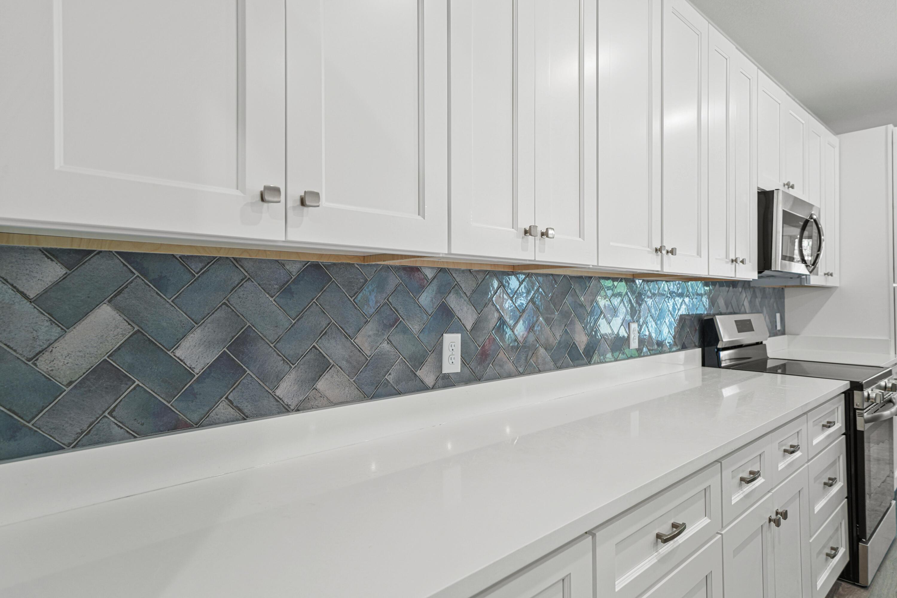 Image 4: Kitchen
