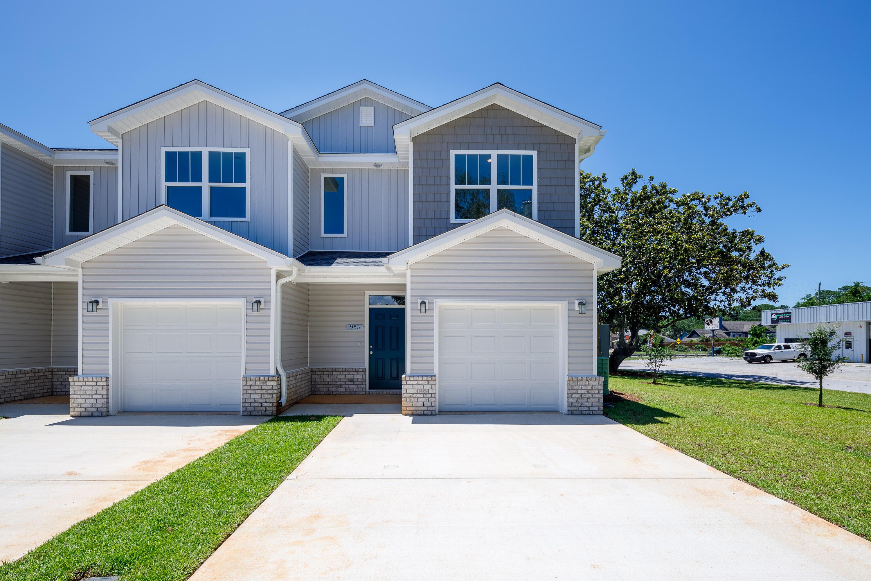 Image 3: Skylark Townhomes