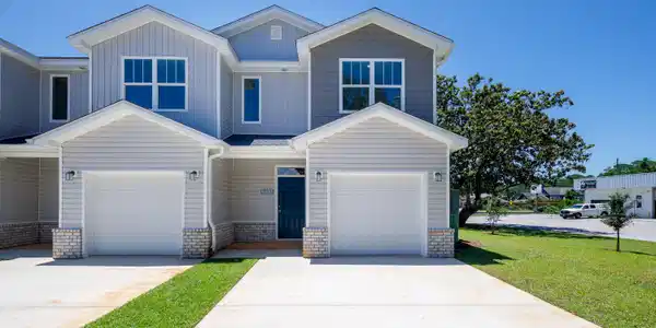 Image 3: Skylark Townhomes