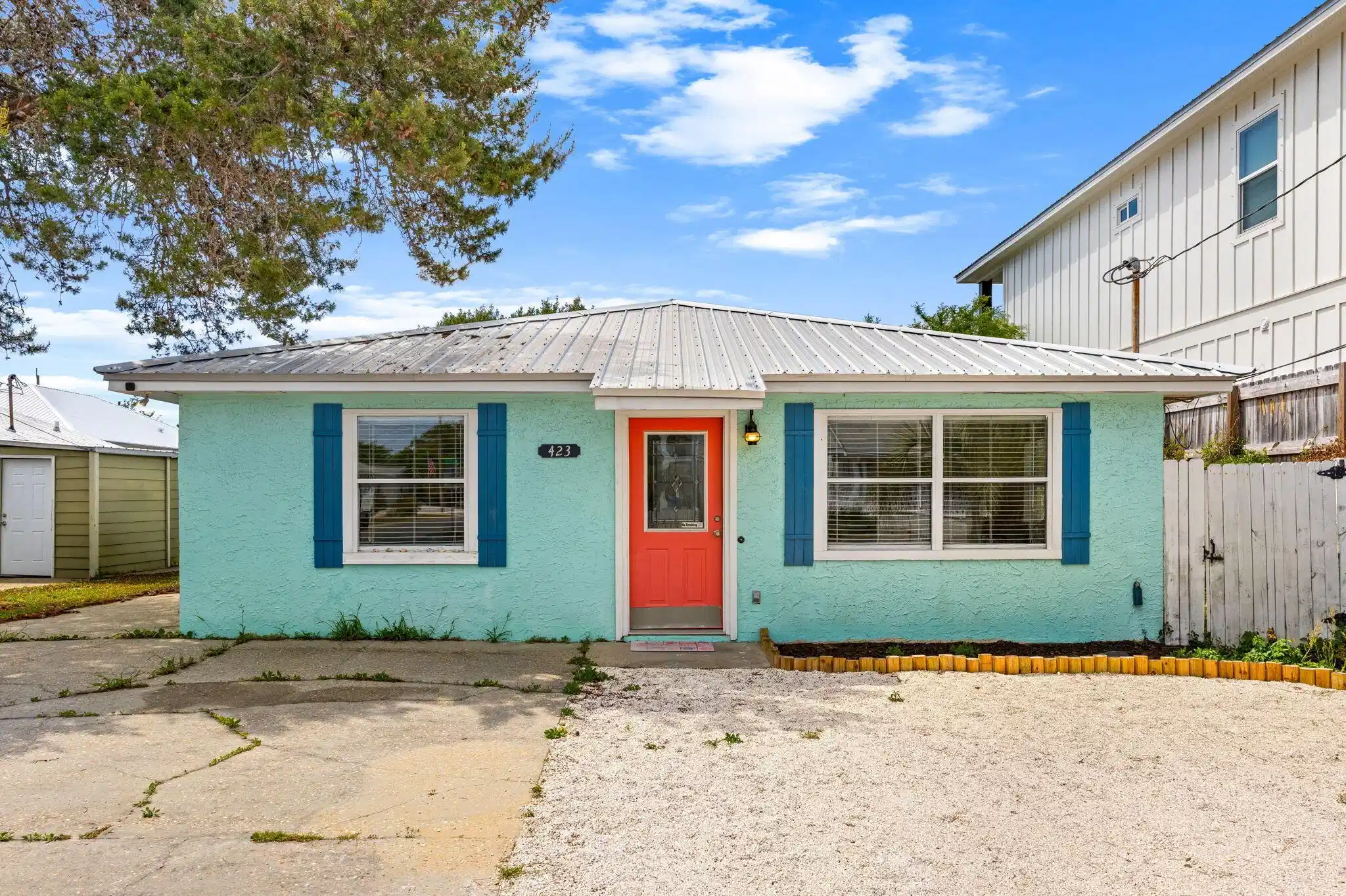 Image 1: 1-web-or-mls-PANHANDLE - 423 KELLY ST -