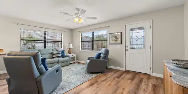 Image 3: 3-web-or-mls-PANHANDLE - 423 KELLY ST -