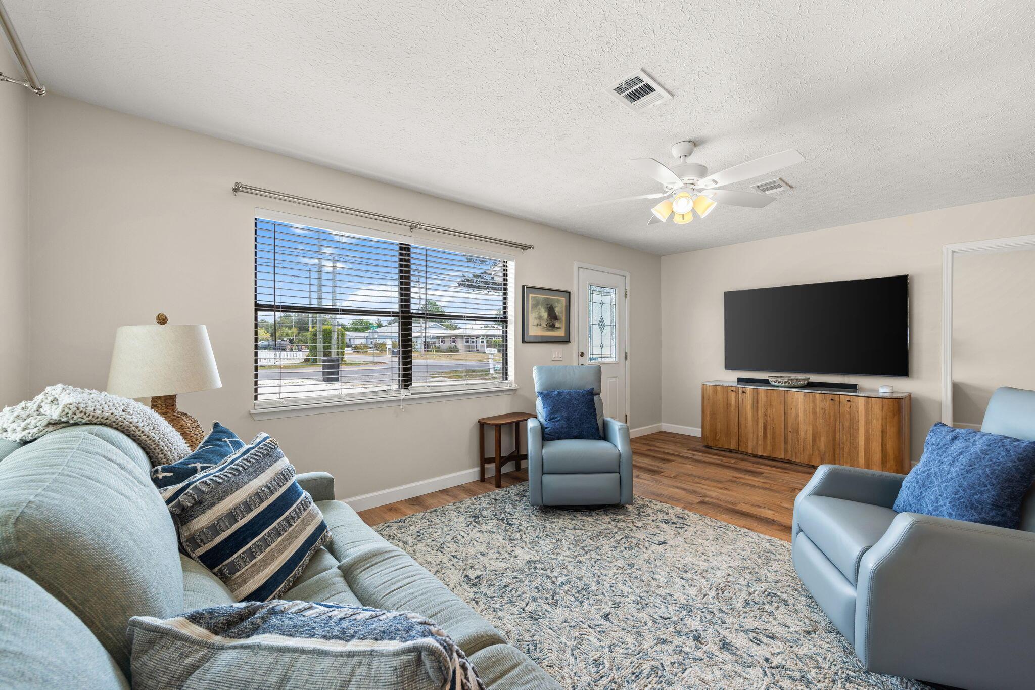 Image 4: 4-web-or-mls-PANHANDLE - 423 KELLY ST -