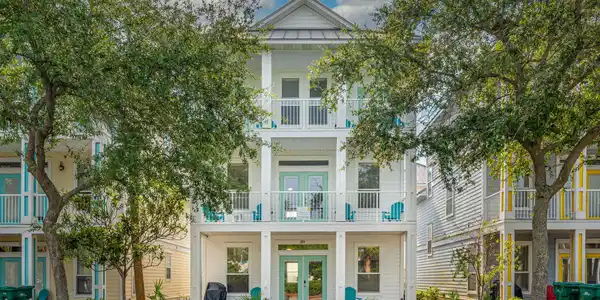 219 E Grand Key Loop