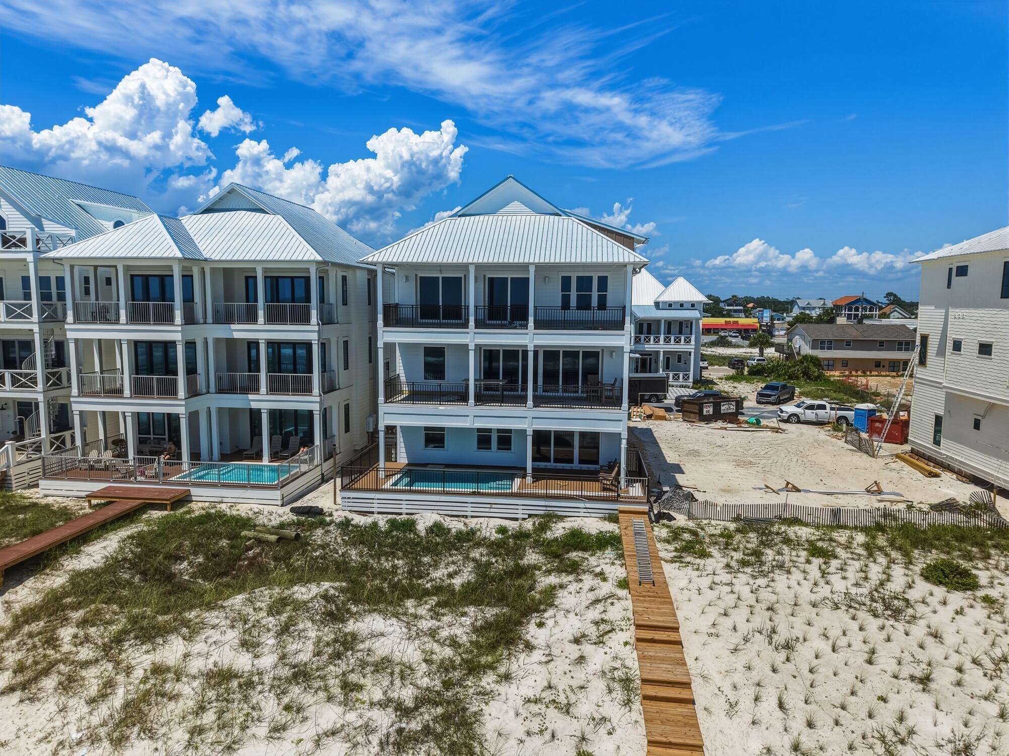 Image 2: 5931 Gulf Drive