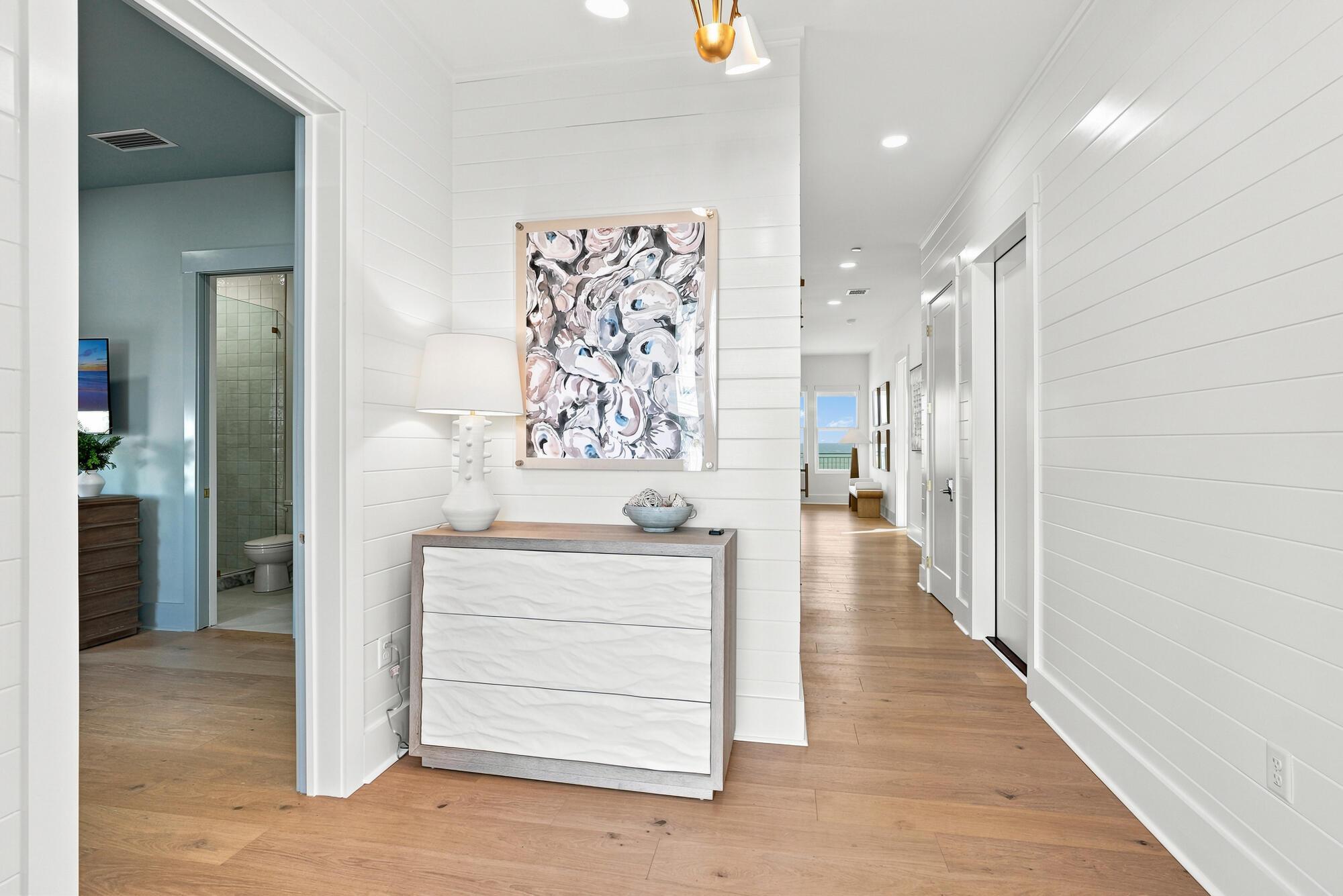 Image 3: 5931 Gulf Drive
