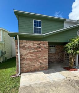1810 Whispering Oaks Lane