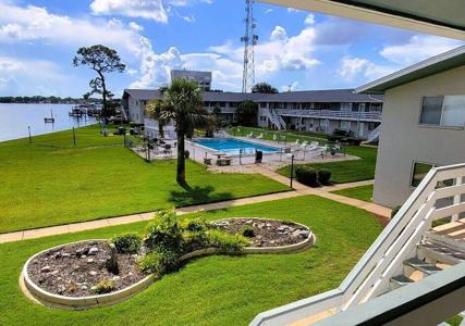 726 Eglin Parkway Parkway