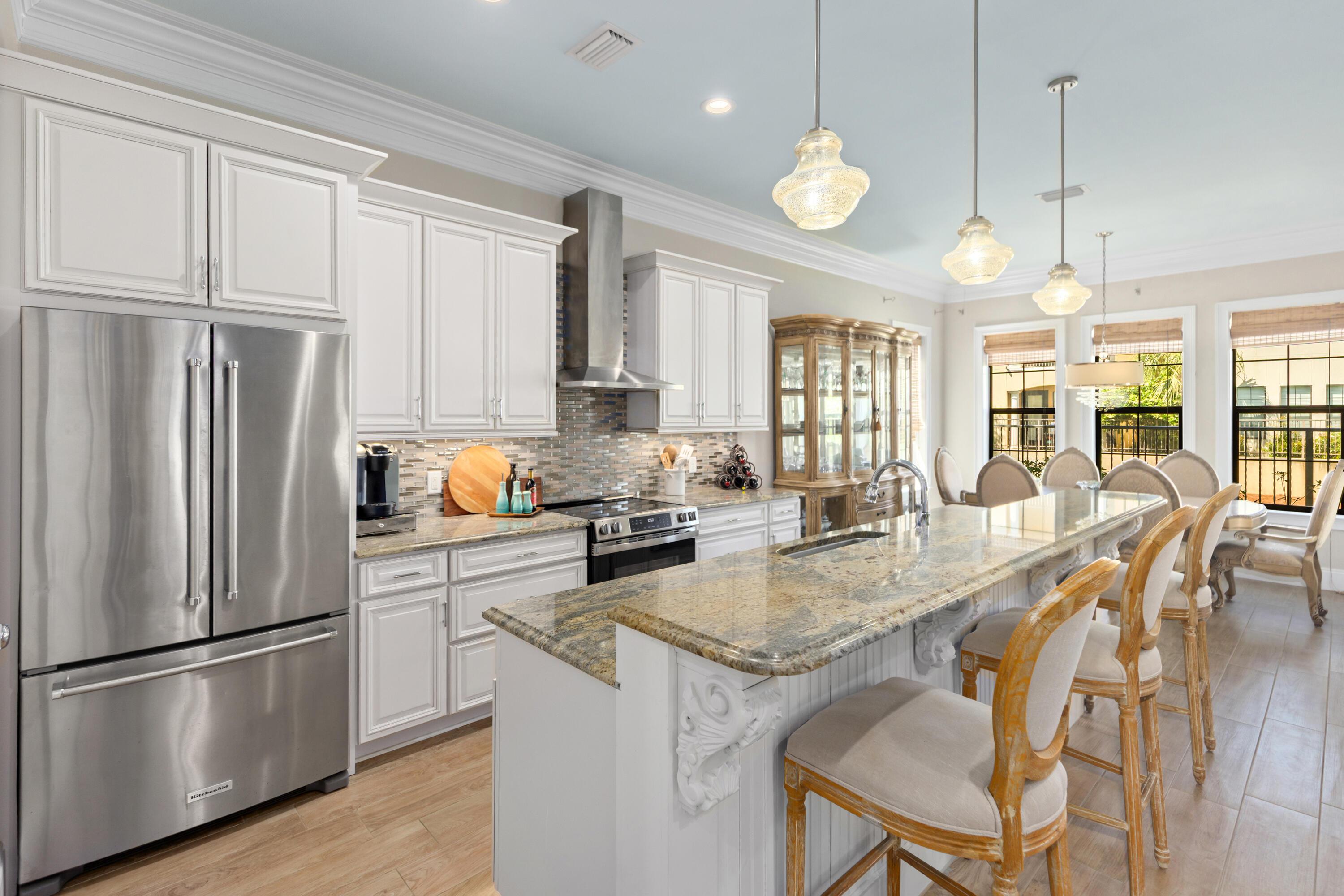 Image 3: KITCHEN