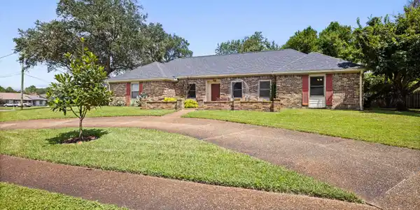 153 Scottsdale Drive