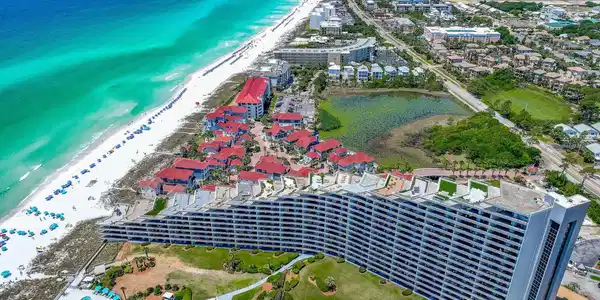 Image 2: Edgewater 708 (21)