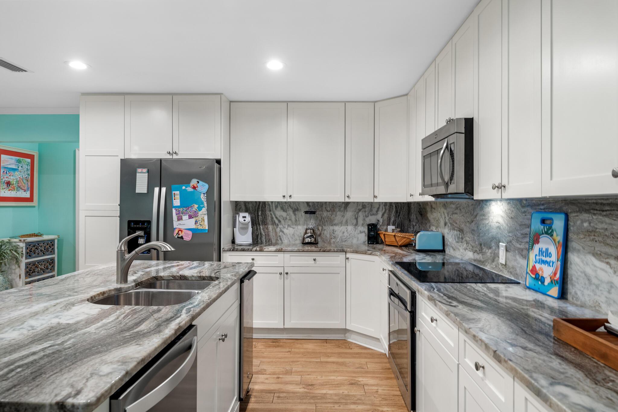 Image 2: Kitchen
