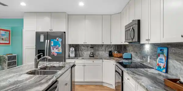 Image 2: Kitchen