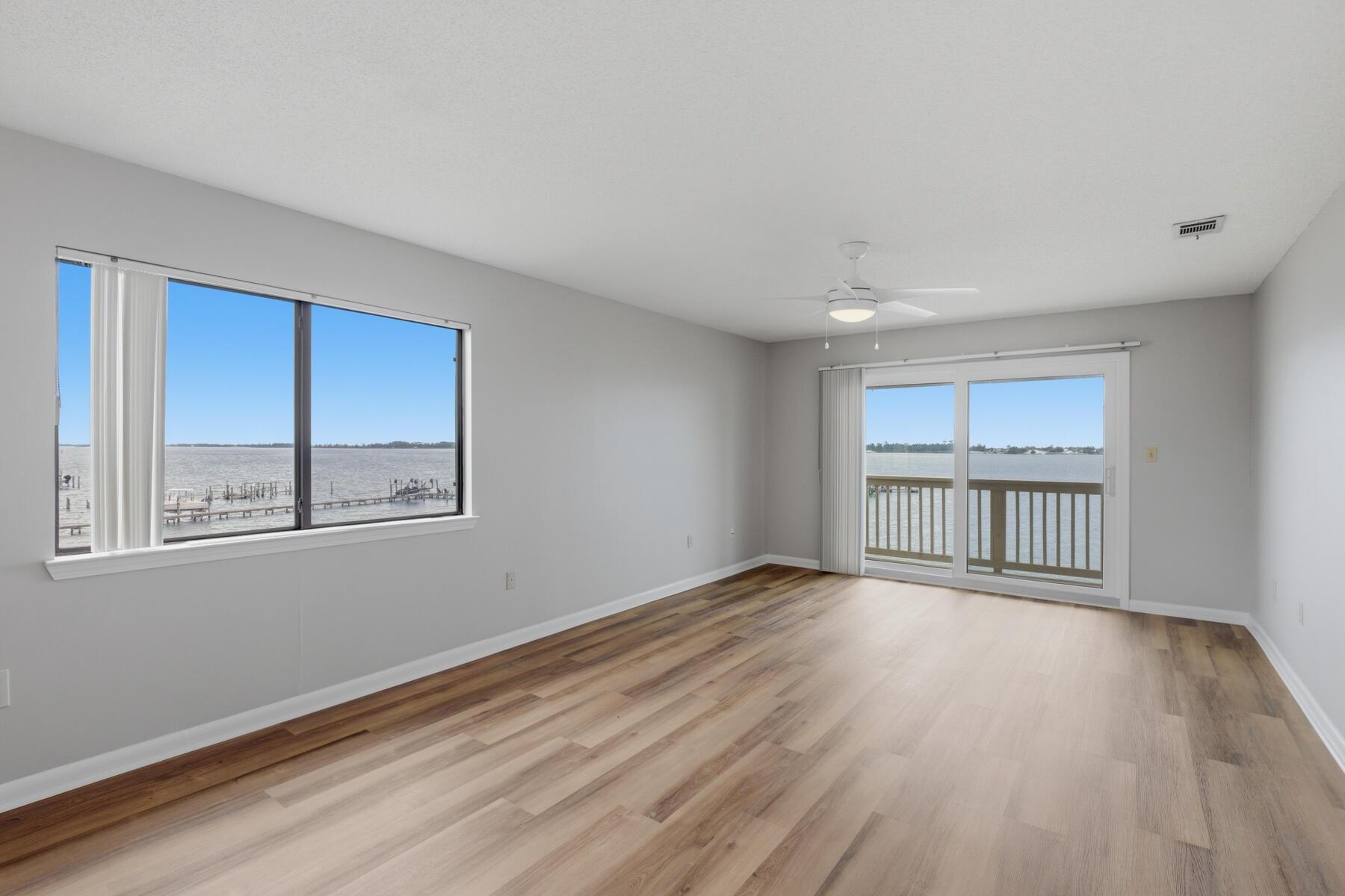 Image 3: Living Area