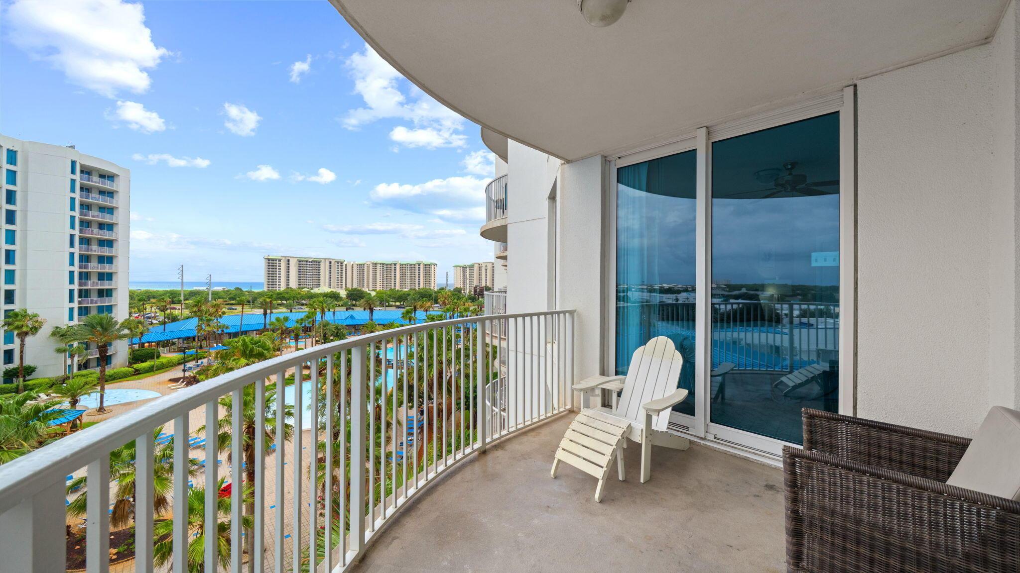 Image 4: Balcony with Gulf & pool views