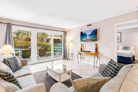 1114 Santa Rosa Boulevard
