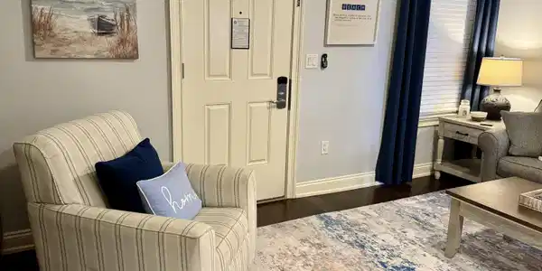 Image 4: Liv Room