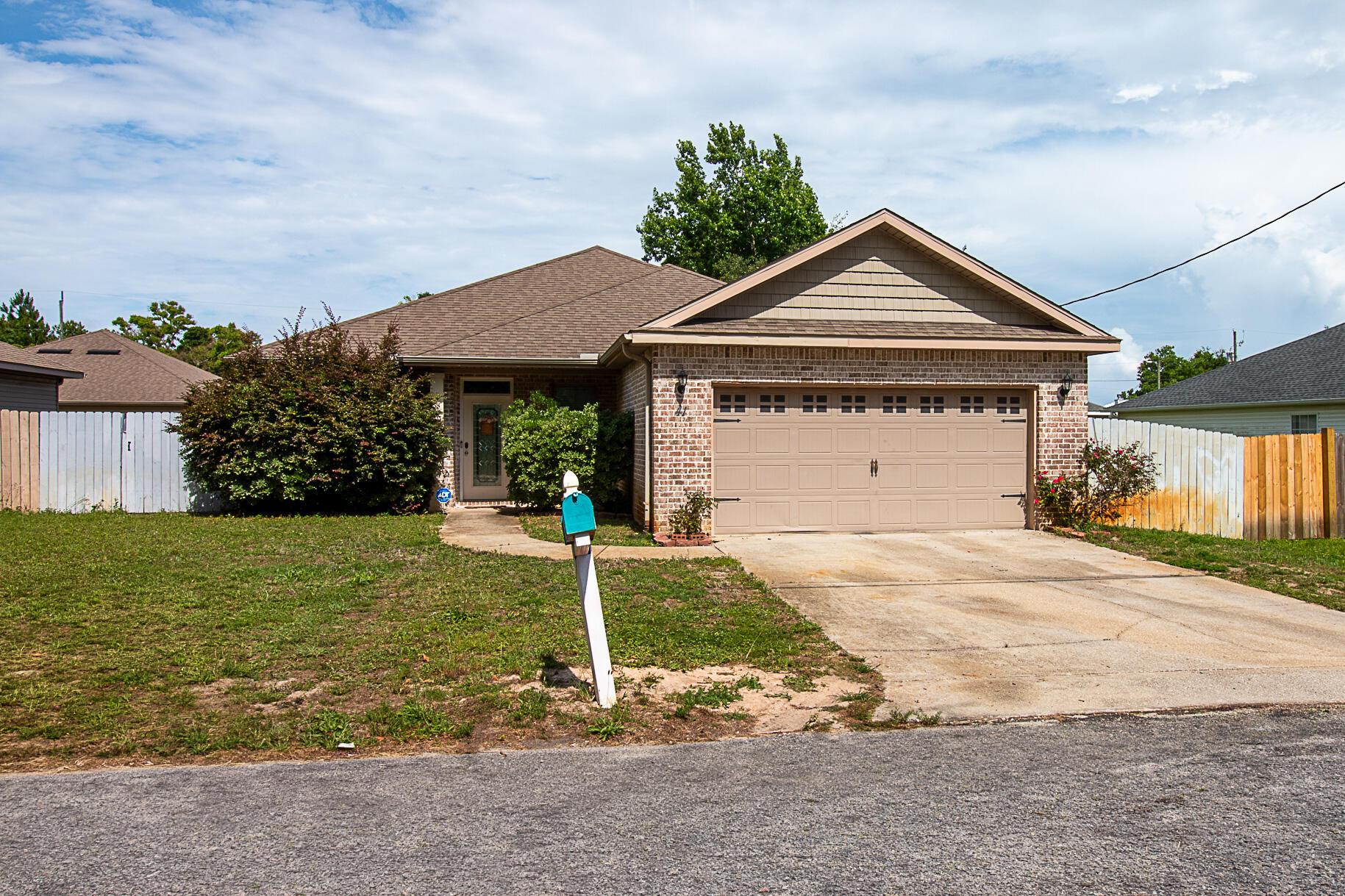 Image 1: 41 Cactus Rd - 033