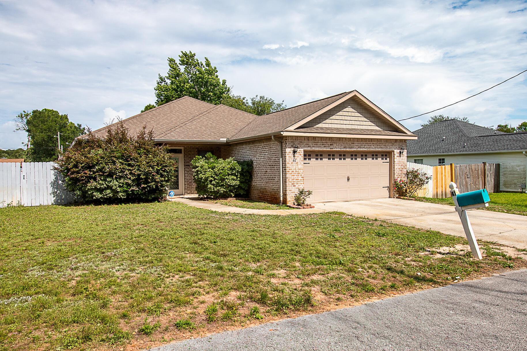 Image 2: 41 Cactus Rd - 034