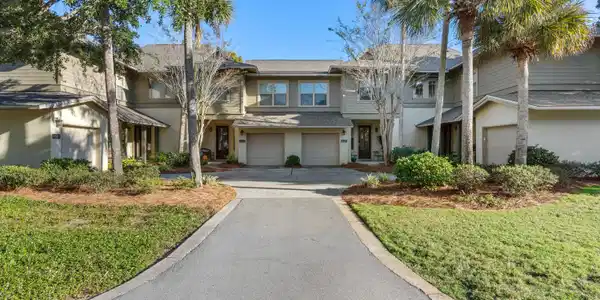 8603 Magnolia Bay