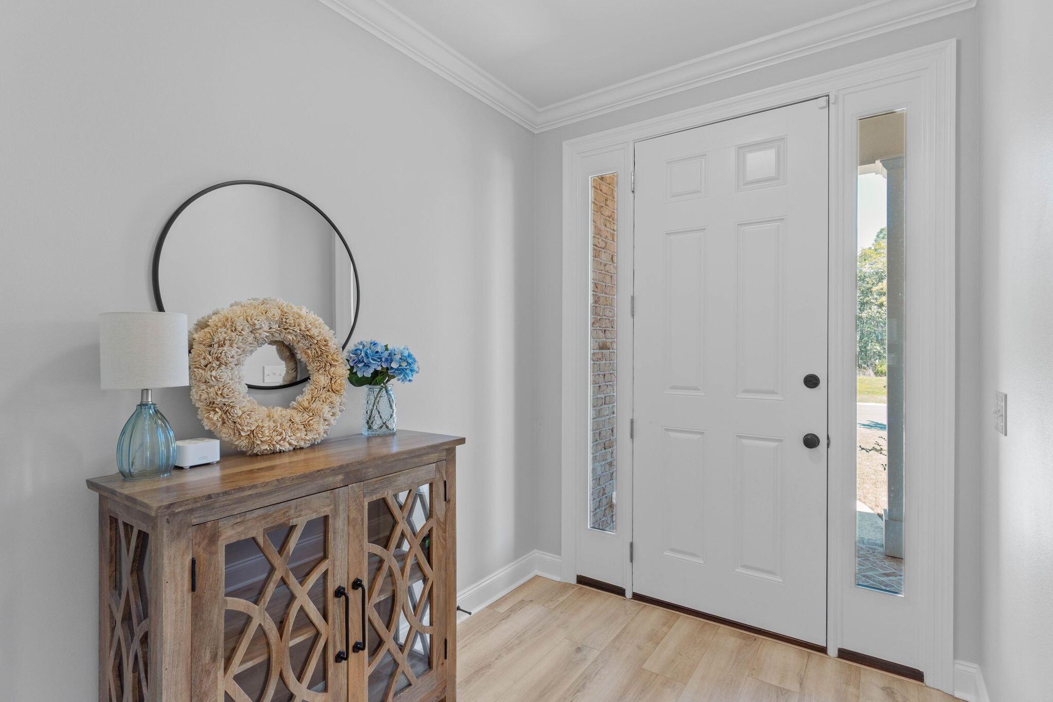 Image 4: Entryway