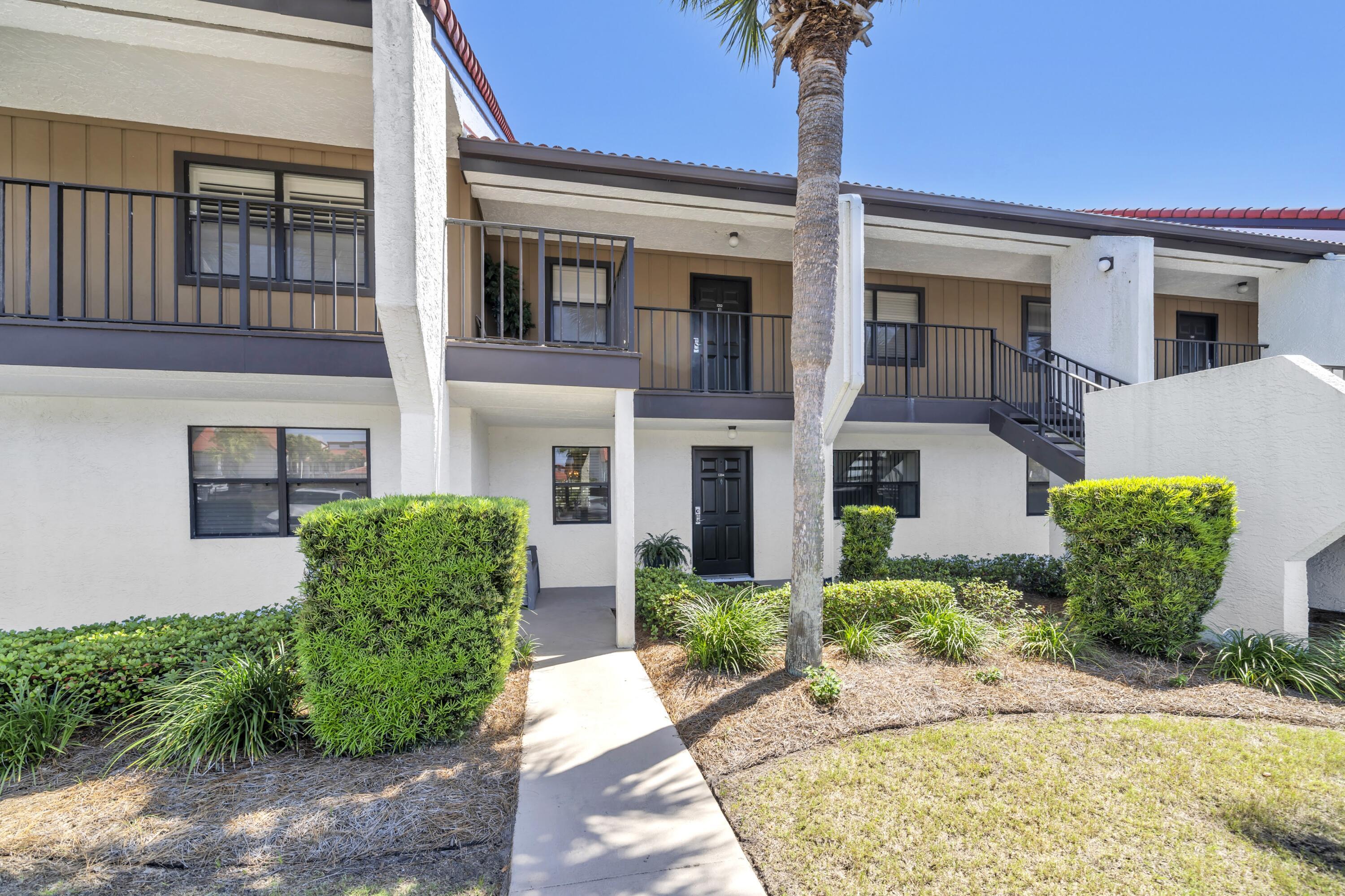 Image 3: Edgewater 1204 -Exterior