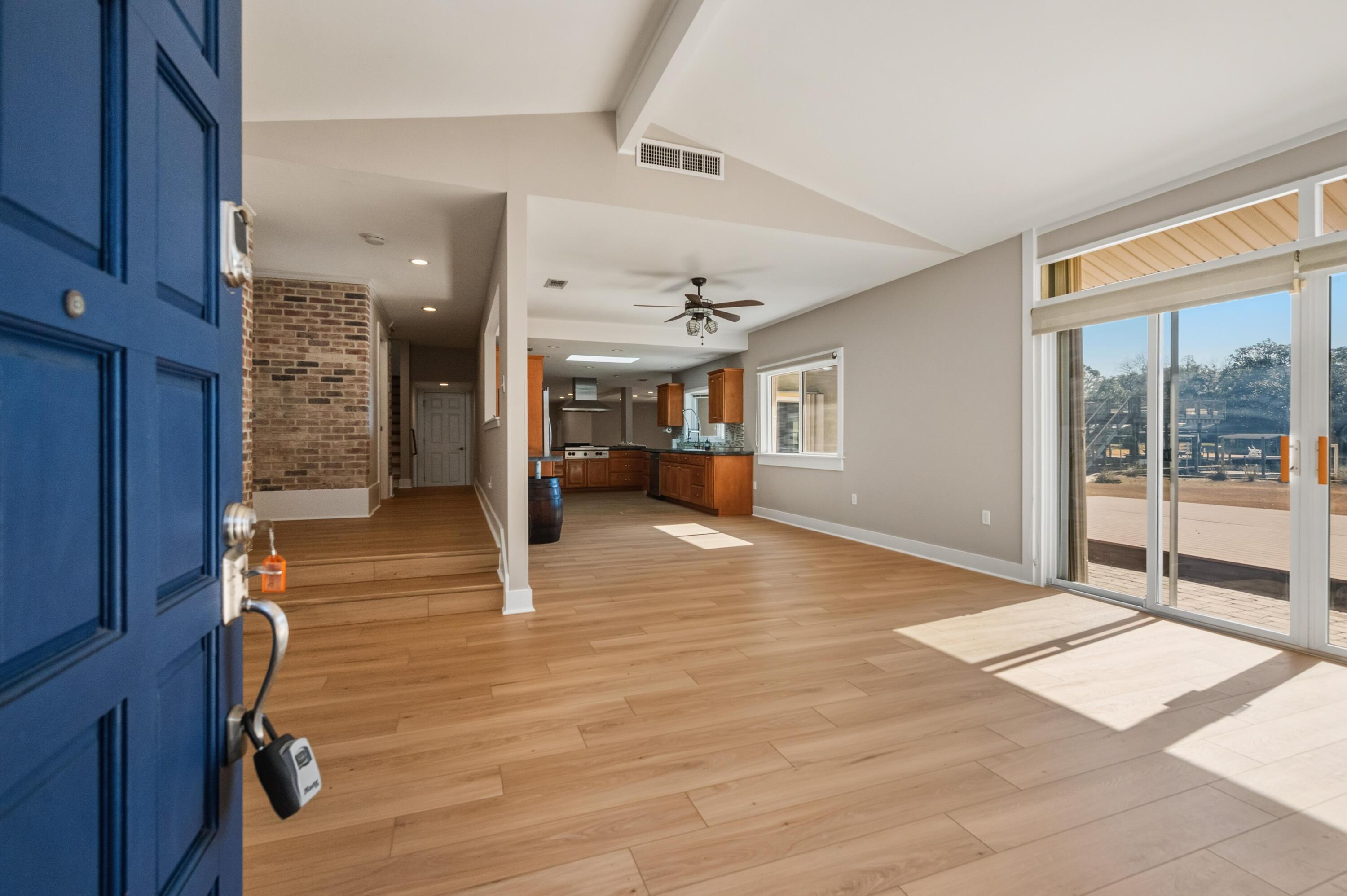 Image 4: 27OldFerryRd-22