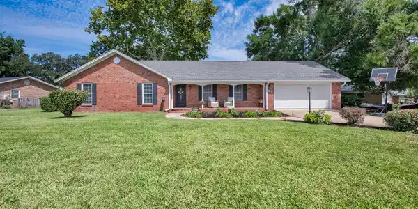 82 Lake Lorraine Circle