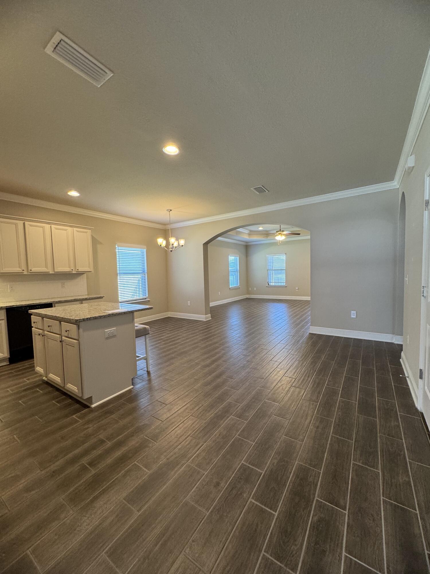 Image 3: Kitchen