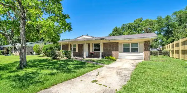 181 BREWER Circle