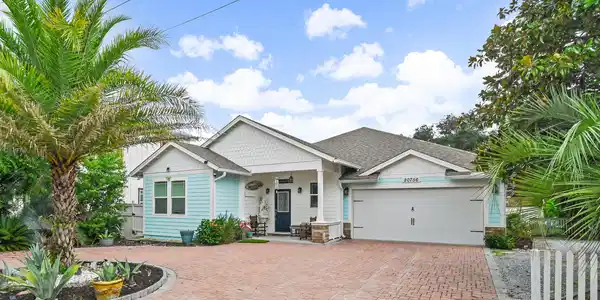 Image 3: 20756 West End Dr