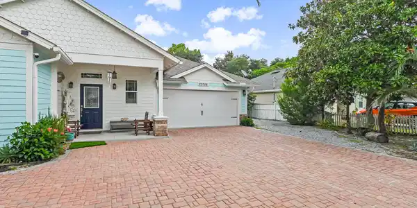 Image 4: 20756 West End Dr