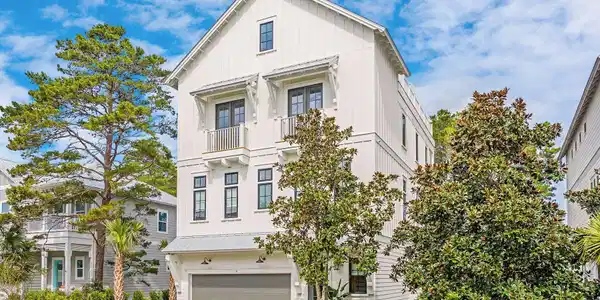 36 Grande Pointe Circle