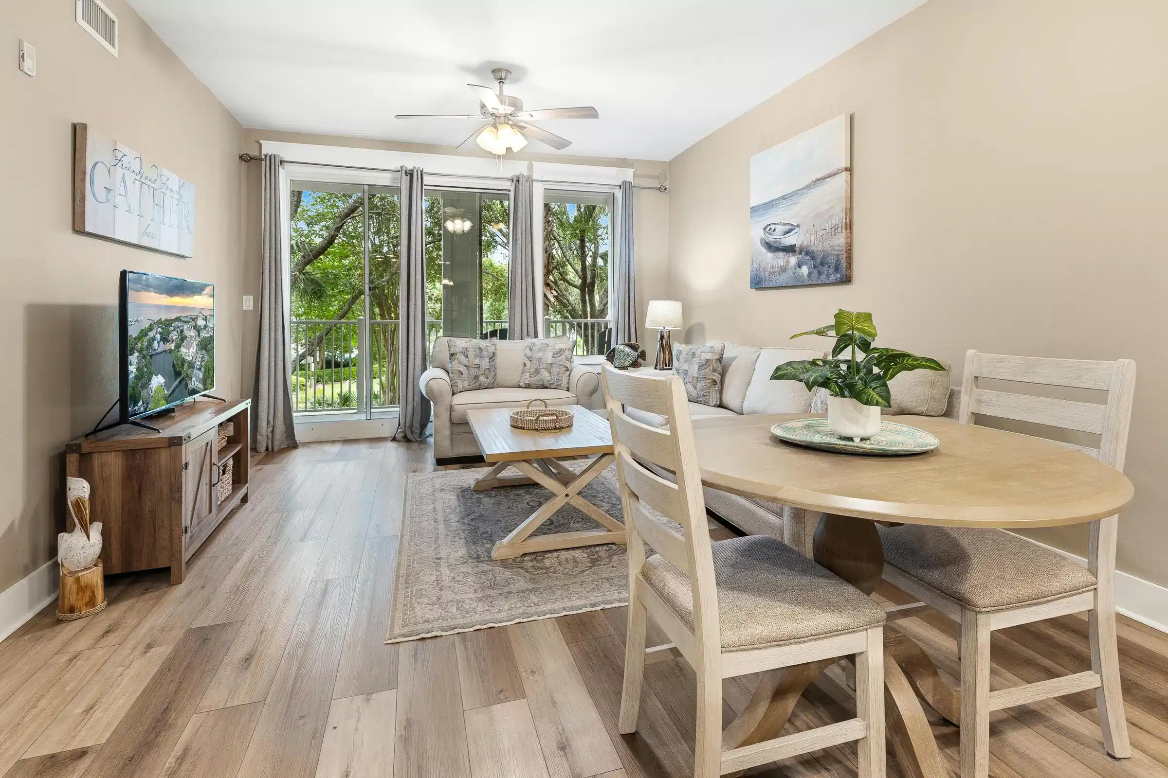Image 1: Dining/Living Area