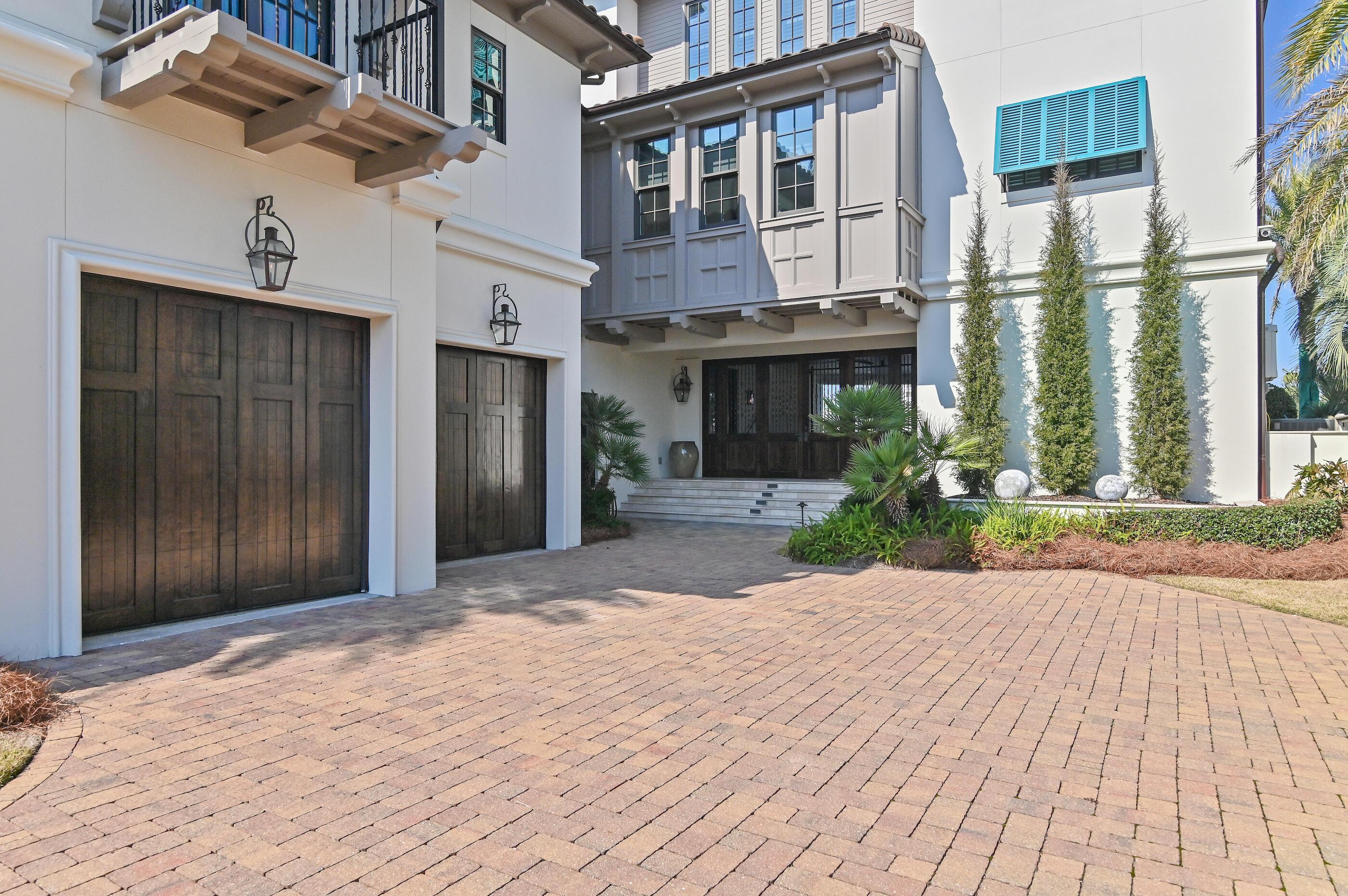 Image 2: web_619 Lagoon Drive _12