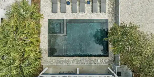 Image 2: Pool Overview
