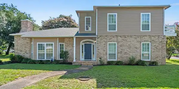 895 Shalimar Court