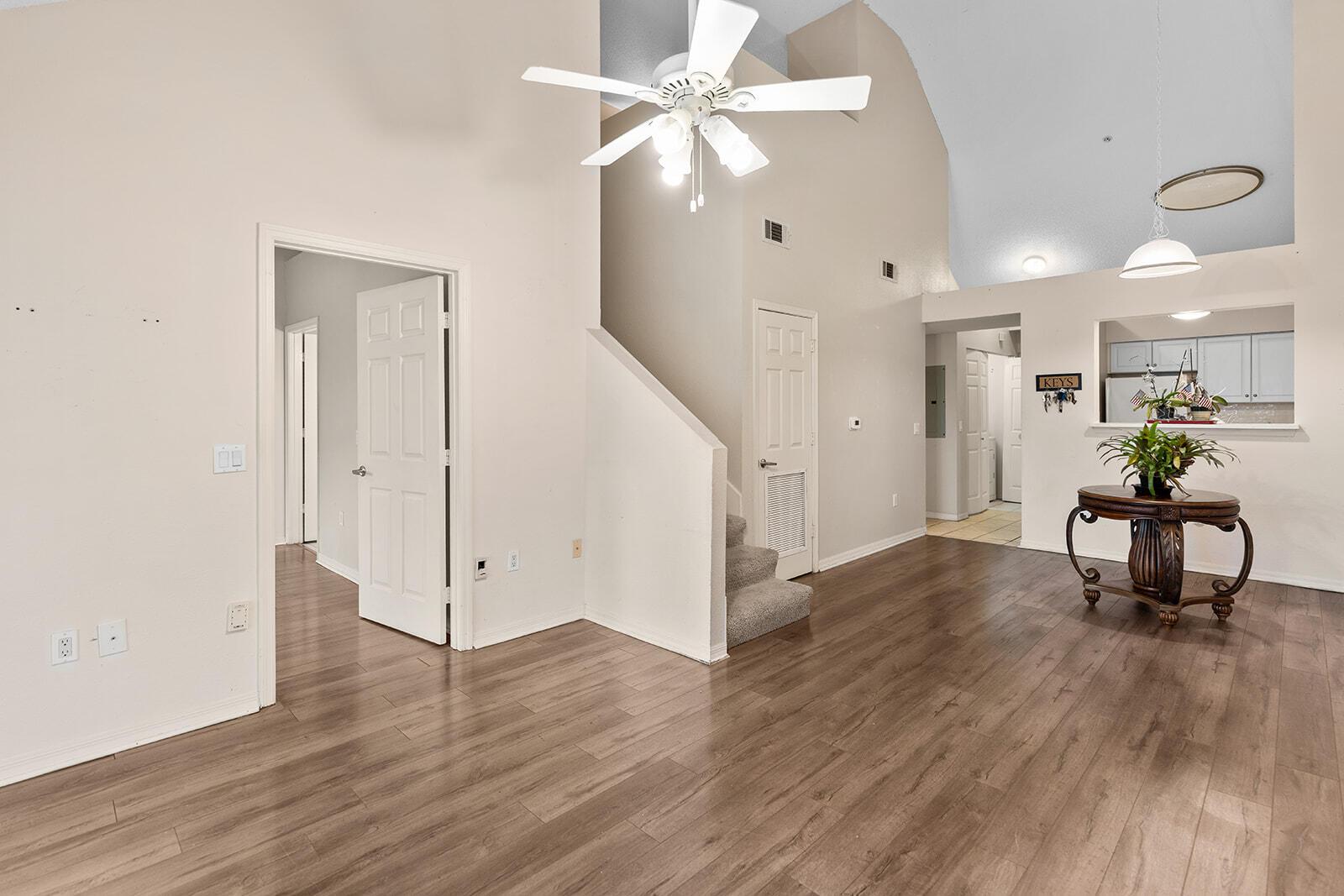 Image 3: Living/Dining
