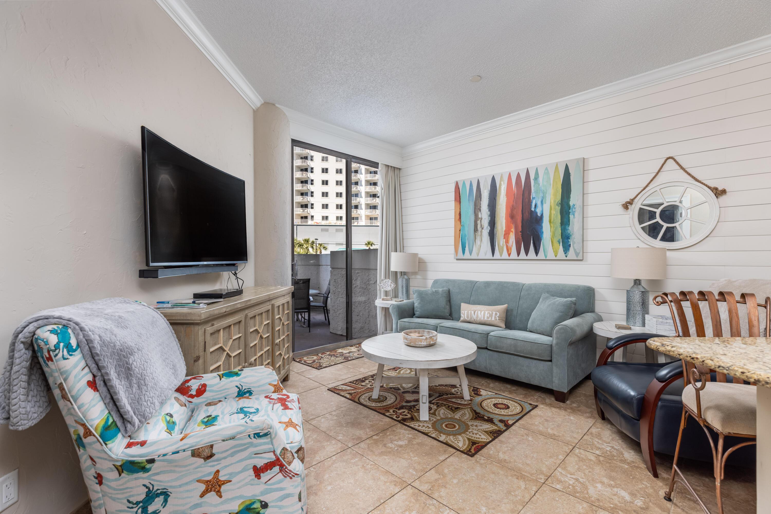 Image 4: Living Area