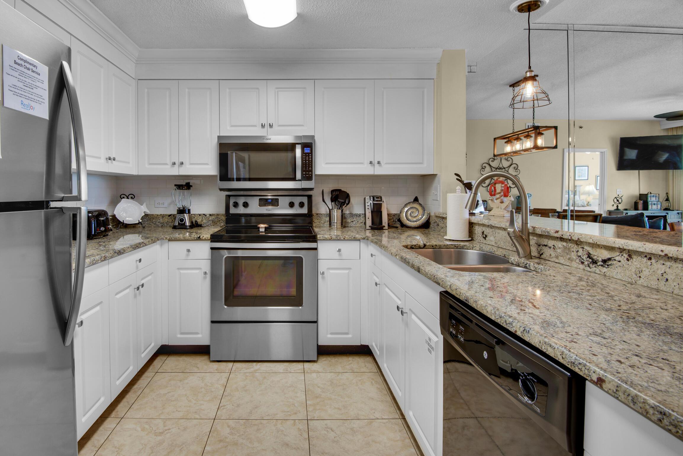 Image 3: Leeward Key 905_20220312 010