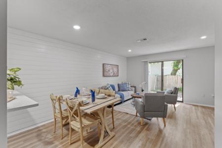 3 NW Deal Avenue