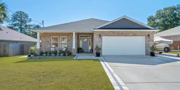 8 Maple Avenue