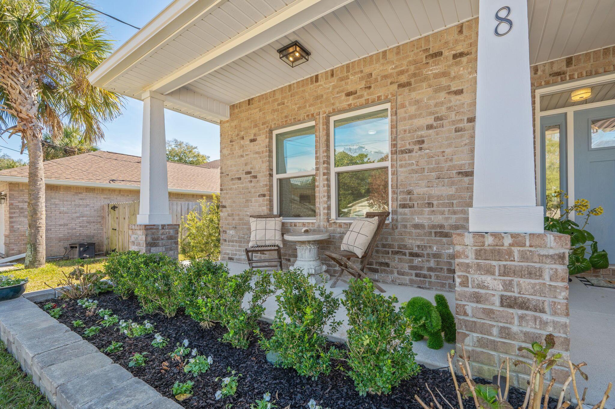 Image 2: 7-web-or-mls-8-maple-ave