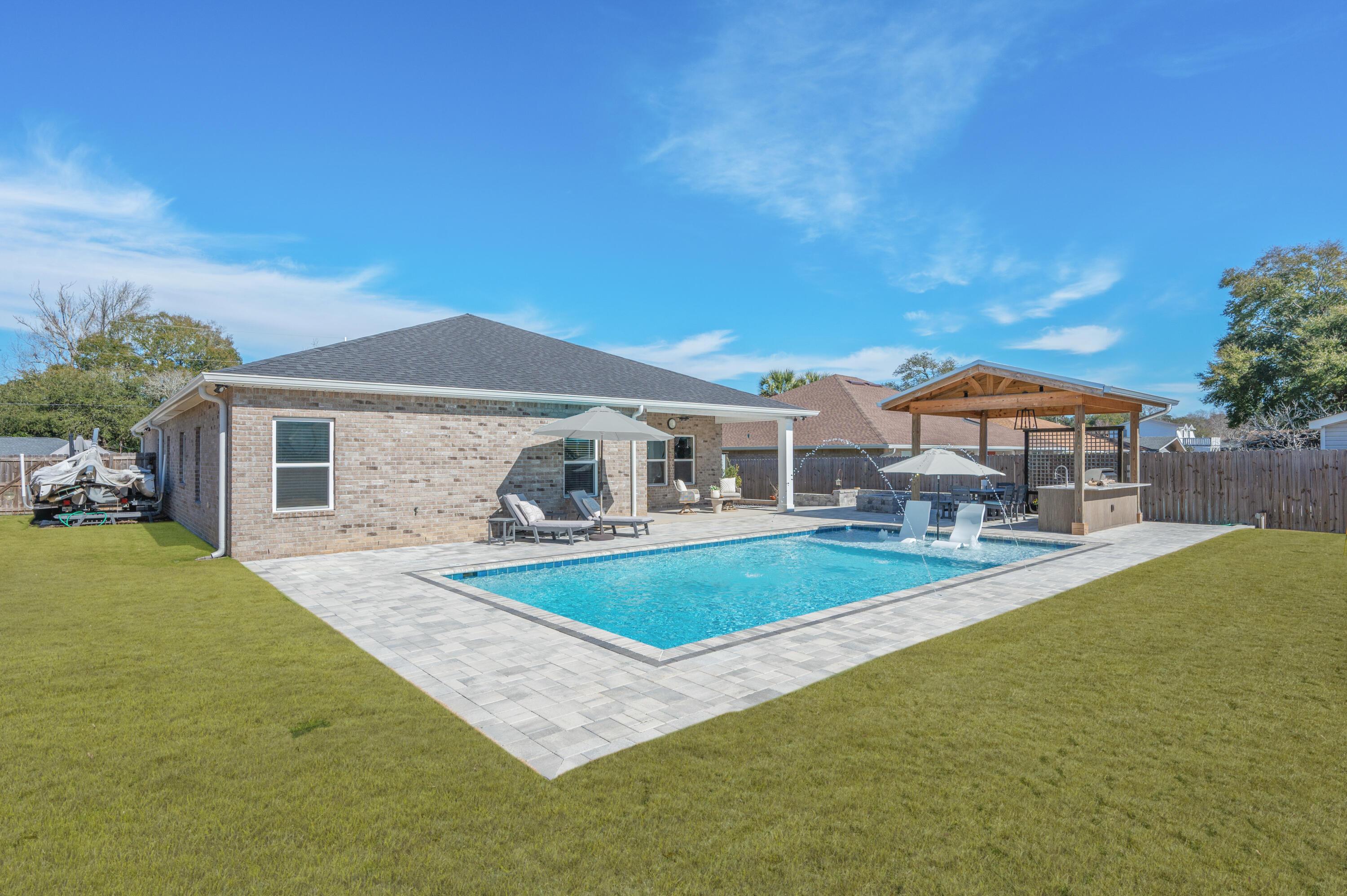 Image 4: 57-print-8-maple-ave (1)