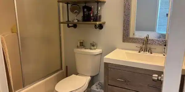 Image 4: Master Bath 206
