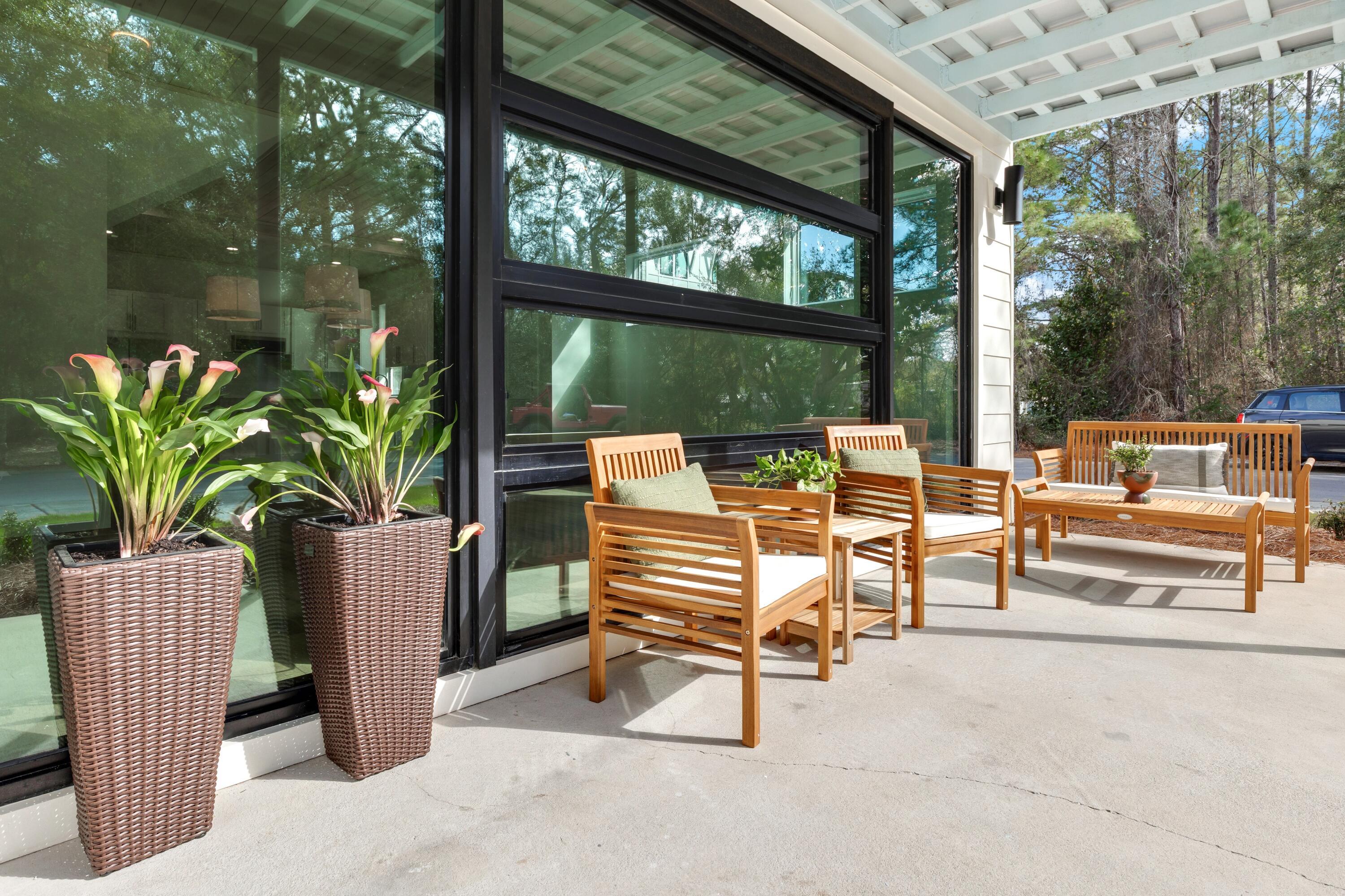 Image 4: Front Porch