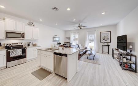 528 Melrose Way