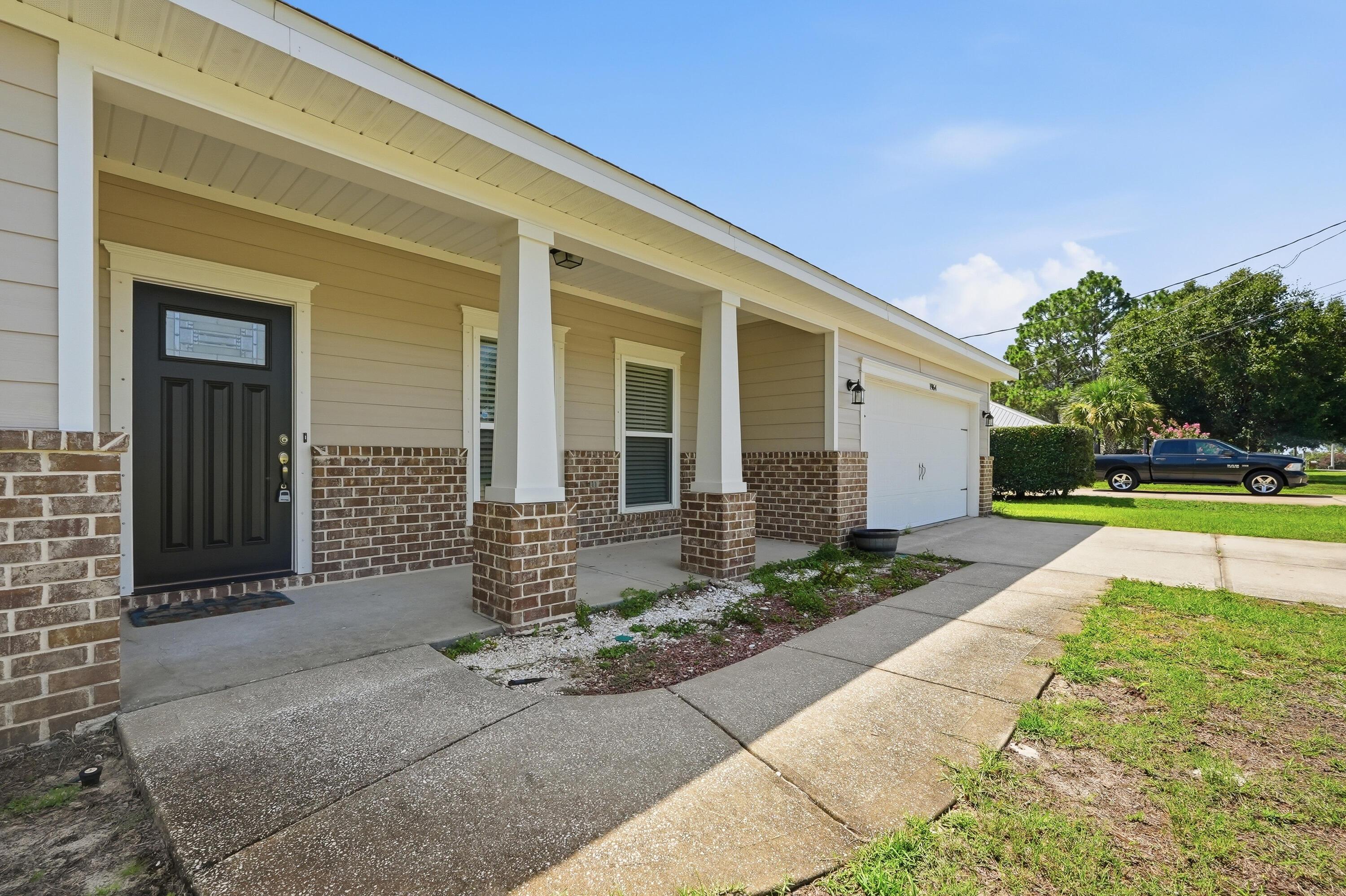 Image 3: Covered Front Porch